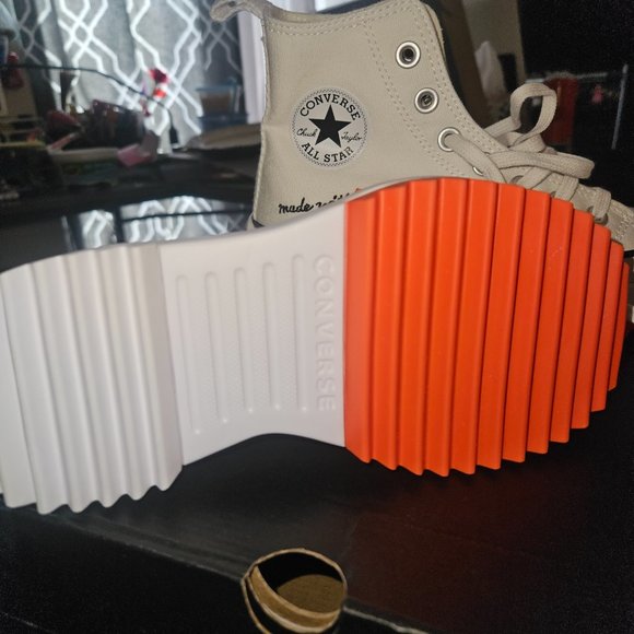 Converse Run Star Hike High 'Made With Love' Platform WOMEN SZ / 571874C - Picture 2 of 2